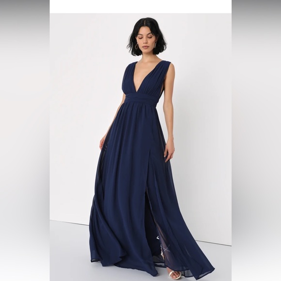 Lulus Dresses & Skirts - Lulu’s Navy plunge neck bridesmaid dress, size Large